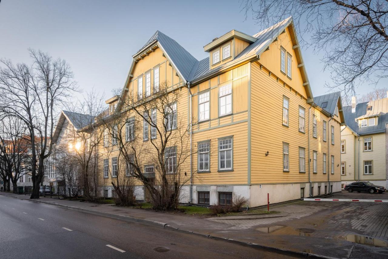 R43 Apartment Tallinn Exteriör bild